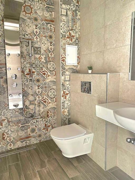 Stylish Apartment Near City Center Plovdiv Exterior foto